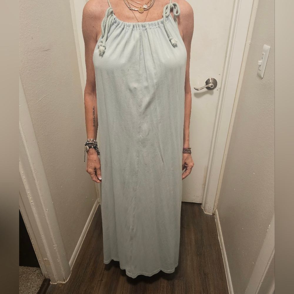 Elegant Light Gray Sleeveless Dress